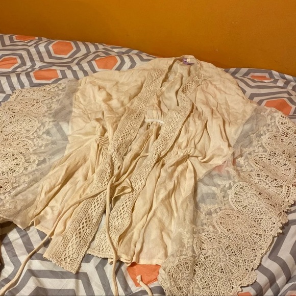 Top - Picture 2 of 2